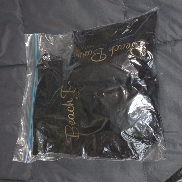 Beach Bunny NWT High Voltage MD Swimsuit - Picture 10 of 10